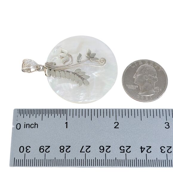 Vintage ATI Sterling Silver 925 Mother of Pearl Floral Pendant - Picture 7 of 8